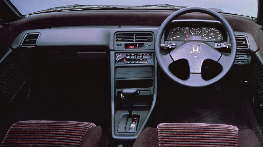 Торпедо Honda CR-X 1.5X 1987 года  (JP) (фото 5 из 6)